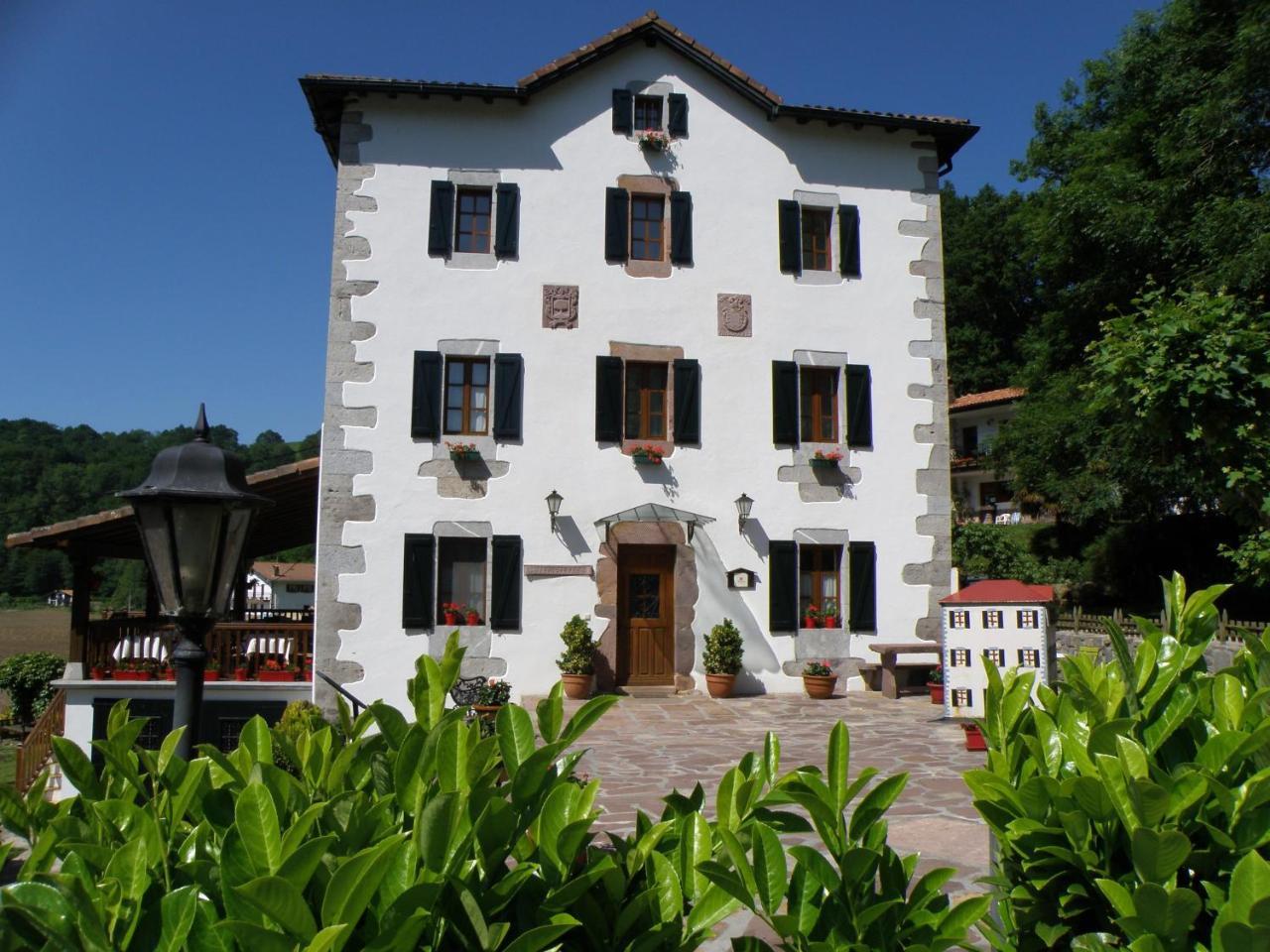 Hotel Rural Irigoienea Urdax 외부 사진